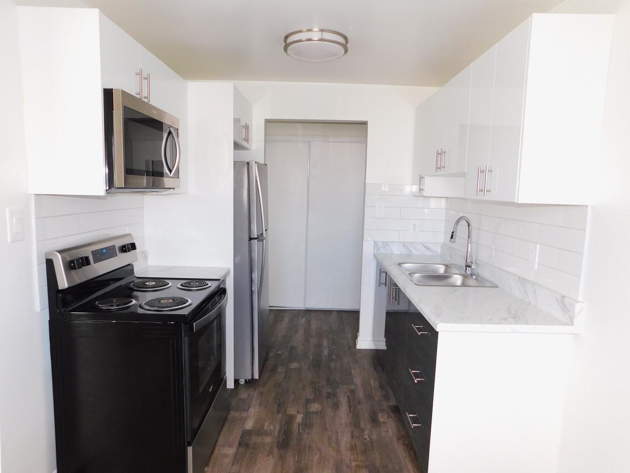 716 Downie Street - Photo 2 of 17