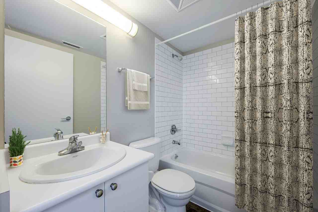 88 Spadina Road - Photo 6 of 15