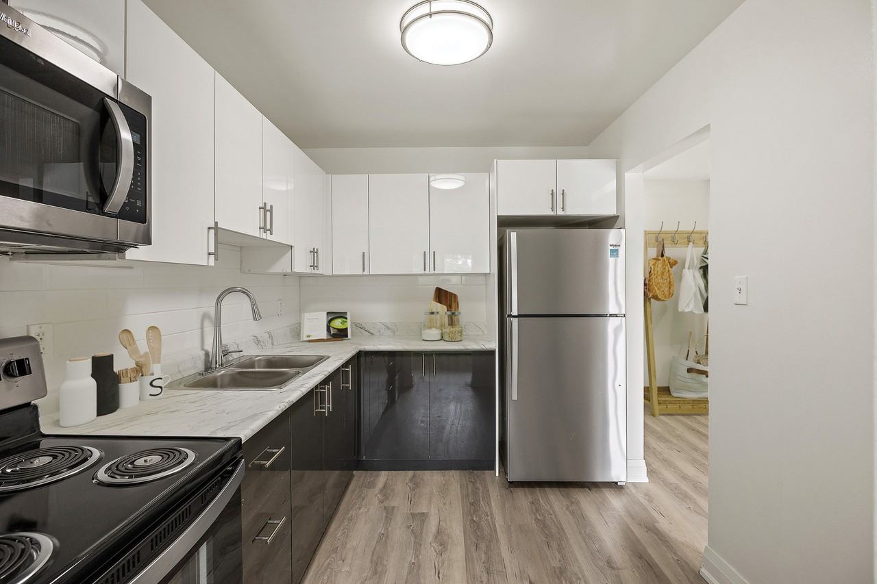 245 Graff Avenue - Photo 7 of 12