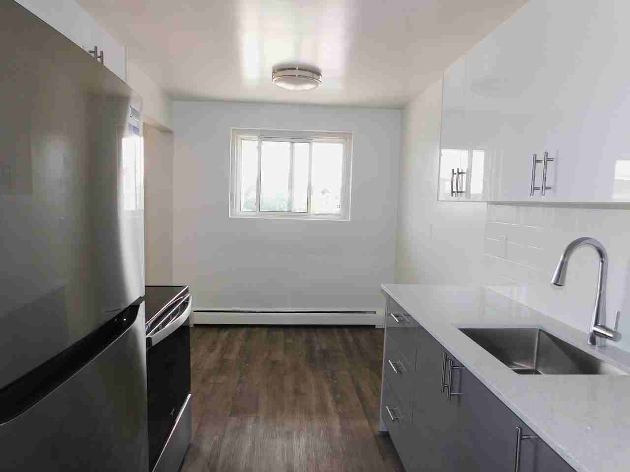 295 Home Street - Photo 5 of 14