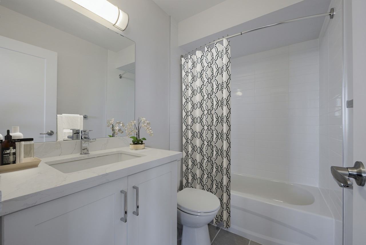 122 Bronte St - Photo 6 of 14