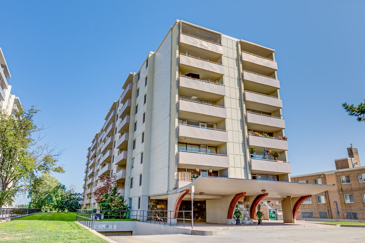 2335 Lake Shore Blvd West - Photo 2 of 14