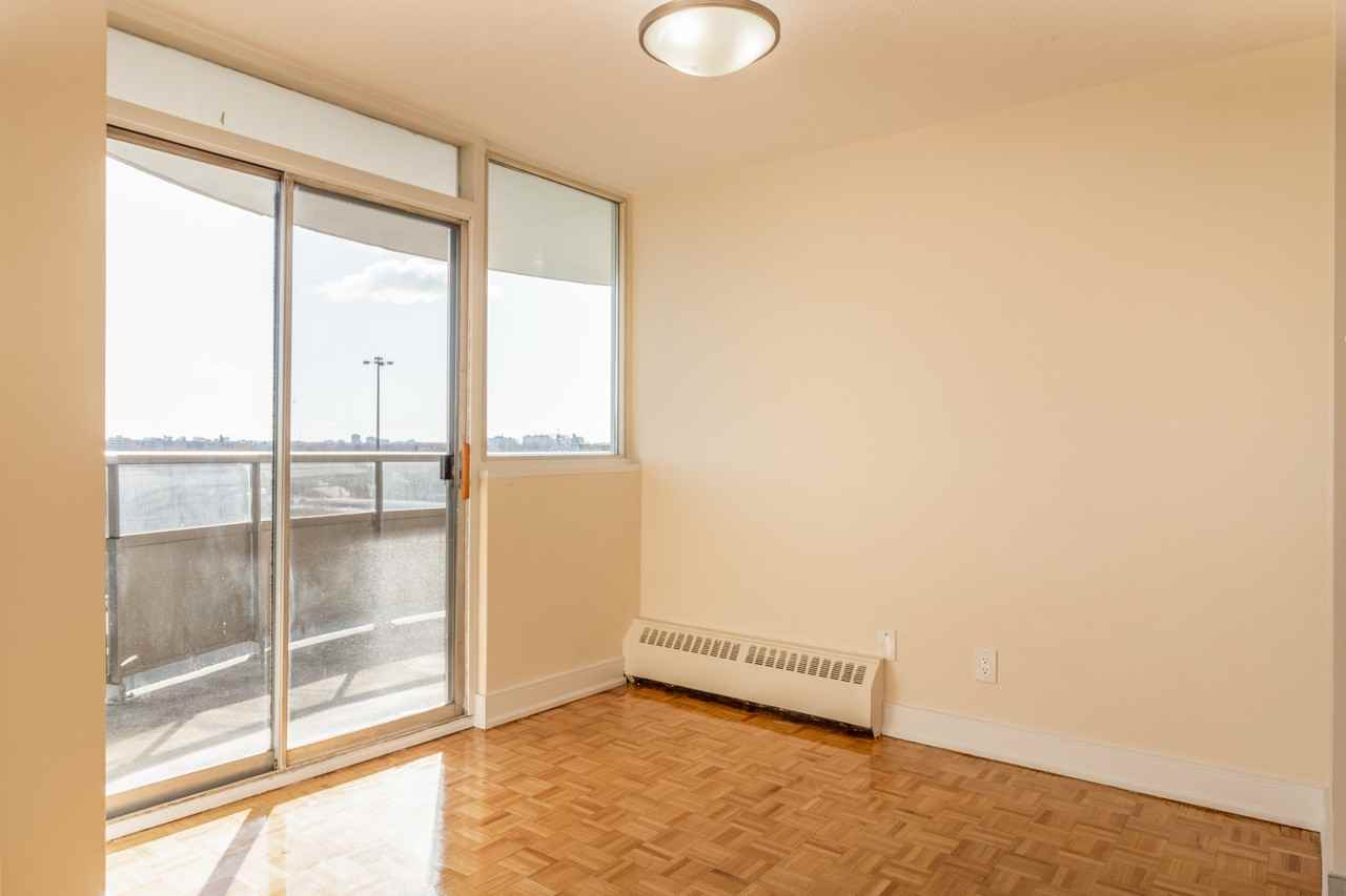 135 Fenelon Drive Toronto - Photo 3 of 25