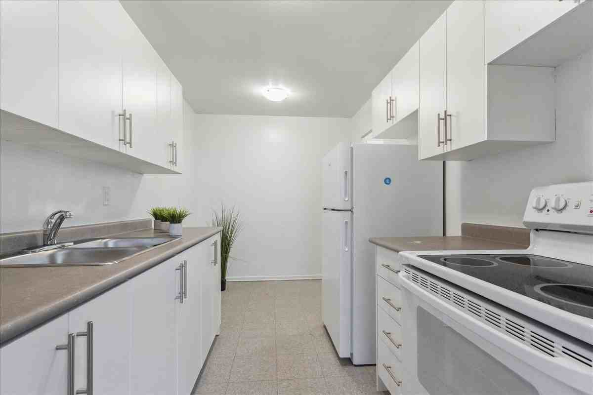 The Heartland Apartments - Photo 7 of 11