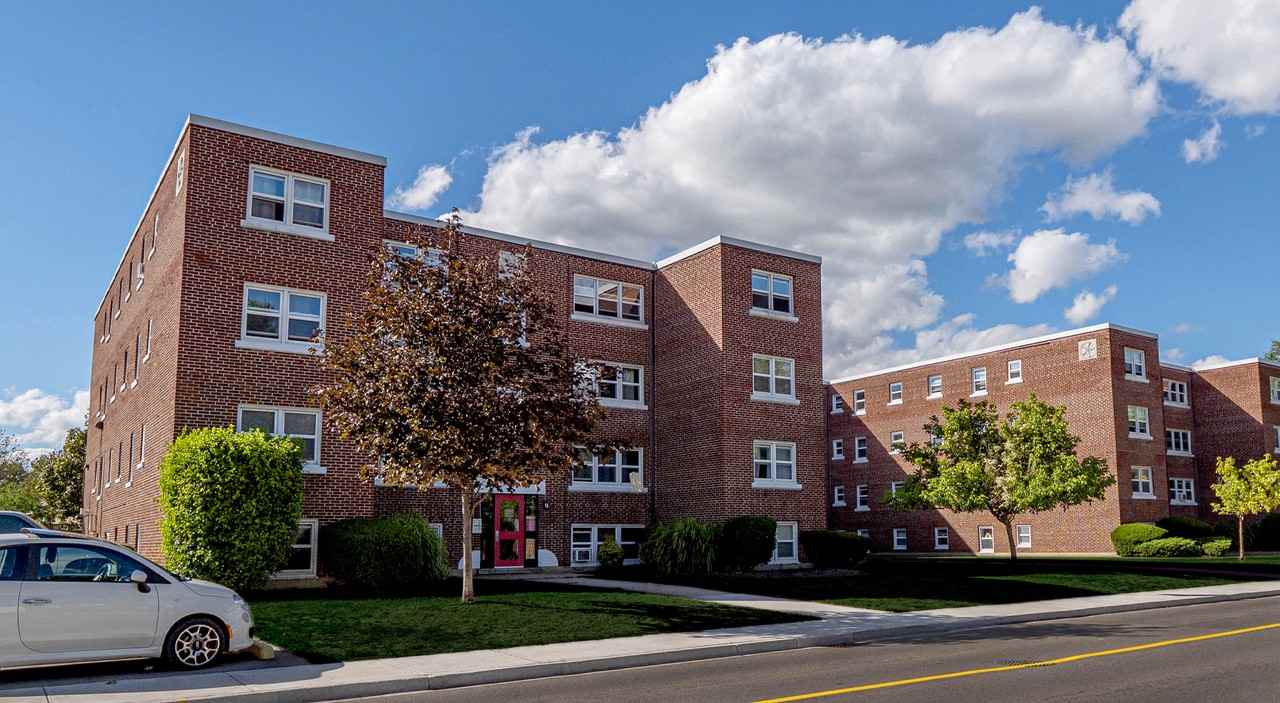 Park Manor - Photo 3 of 11