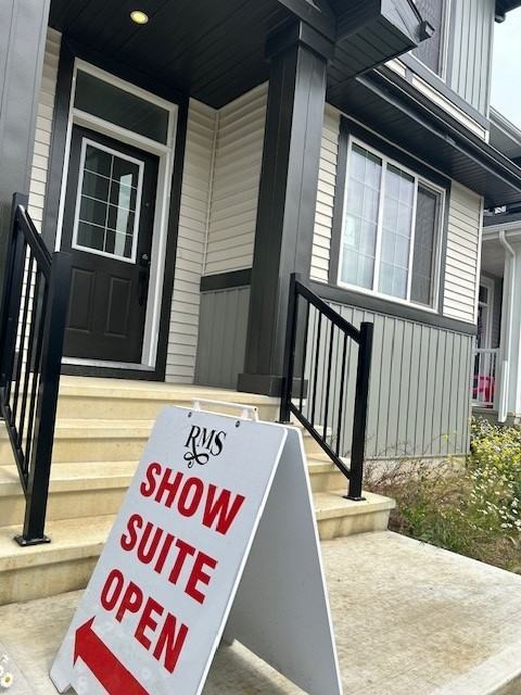 Hunter Place- SPRUCE GROVE - Photo 3 of 29