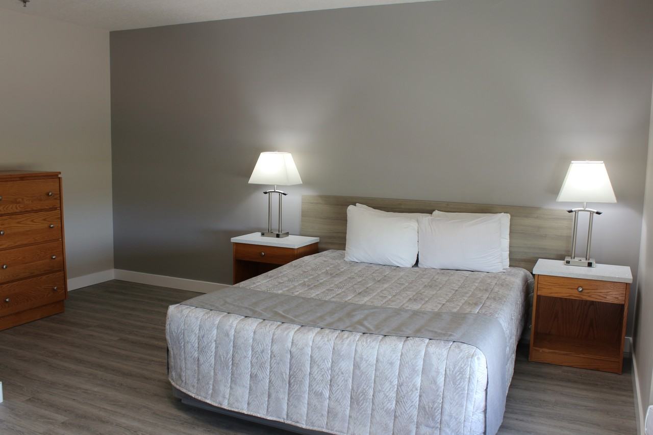 Western Long Stay Leduc 3 - Photo 6 of 24