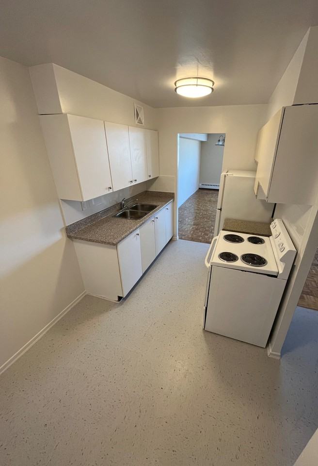 625 Finch Avenue West - Photo 5 of 11