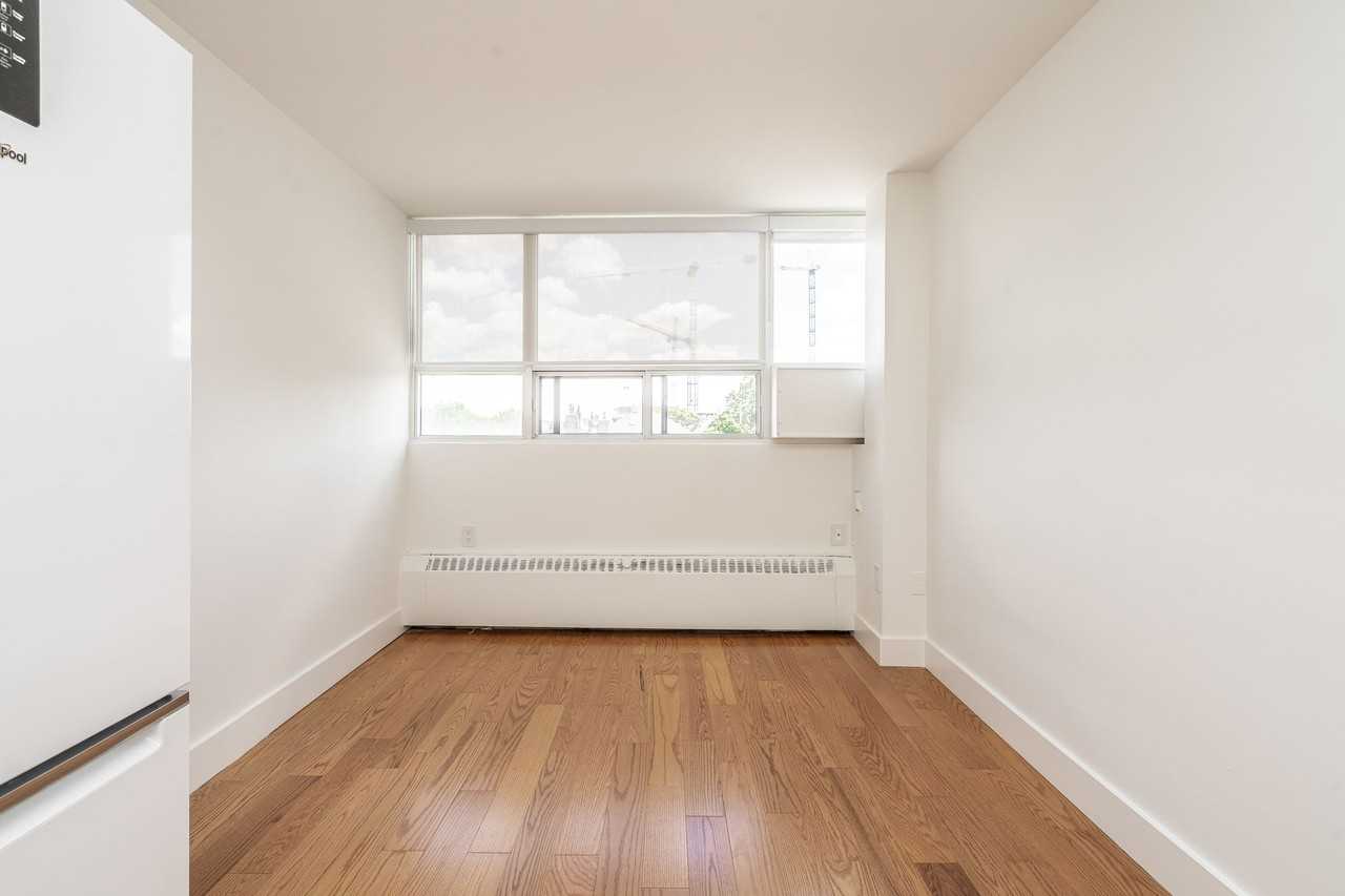 730 St. Clarens - Photo 3 of 50