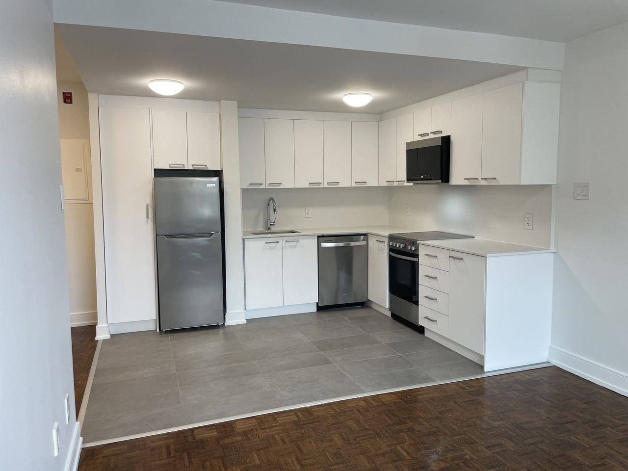 55-56 Eccleston Drive - Photo 7 of 12
