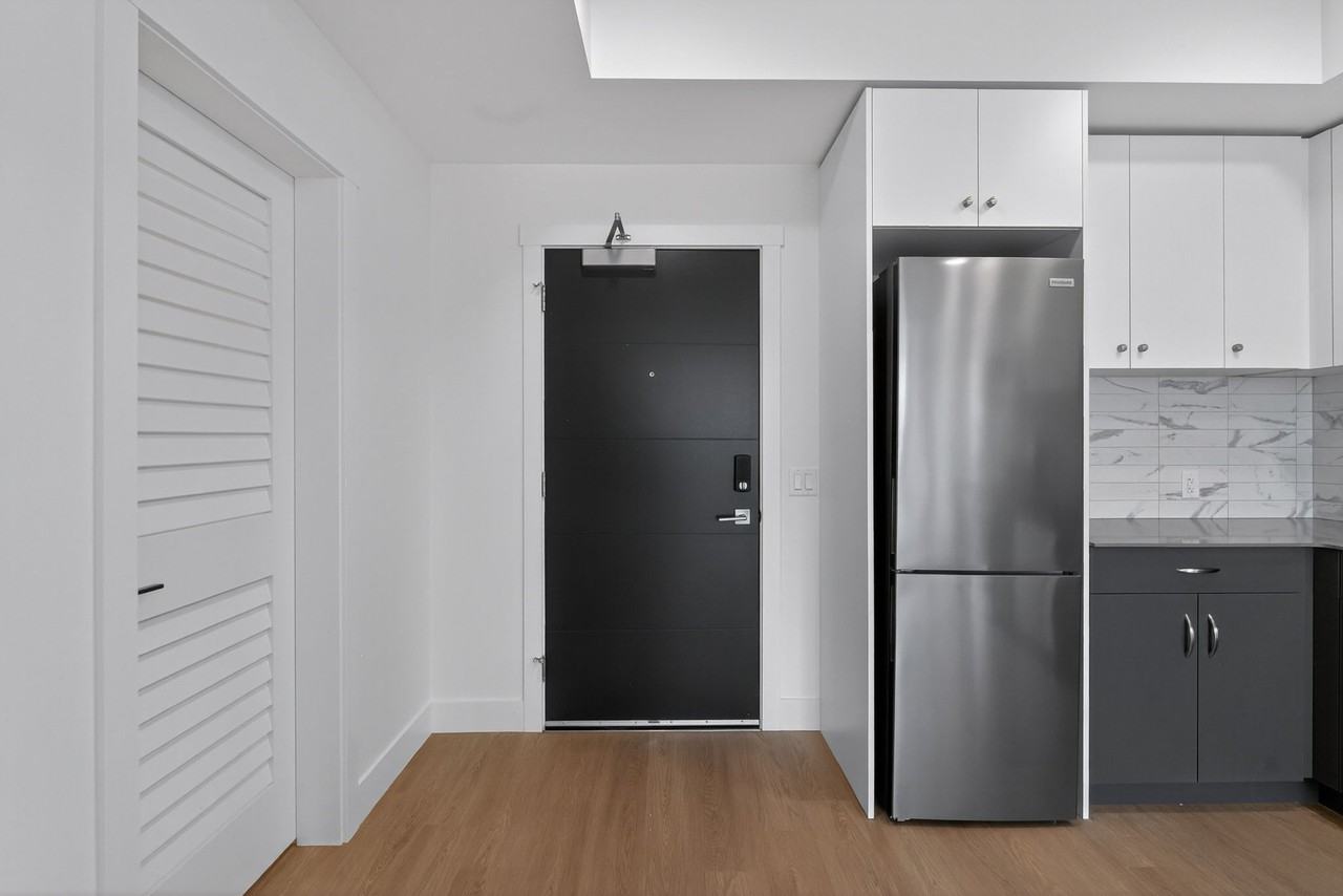 285 Dougall - Photo 3 of 17