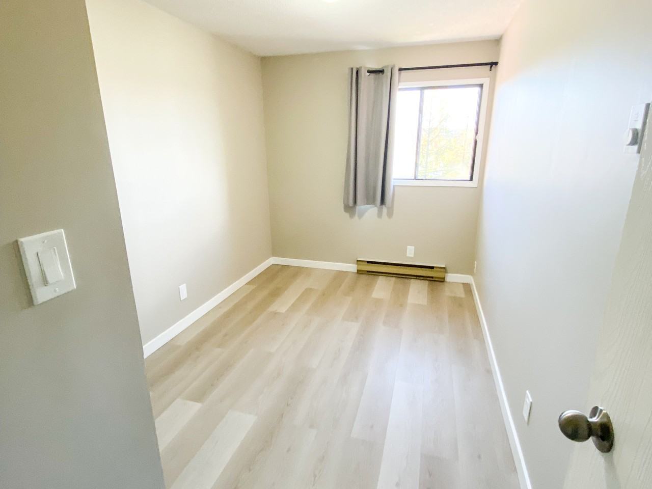 West Pine Apartments - Photo 4 of 15