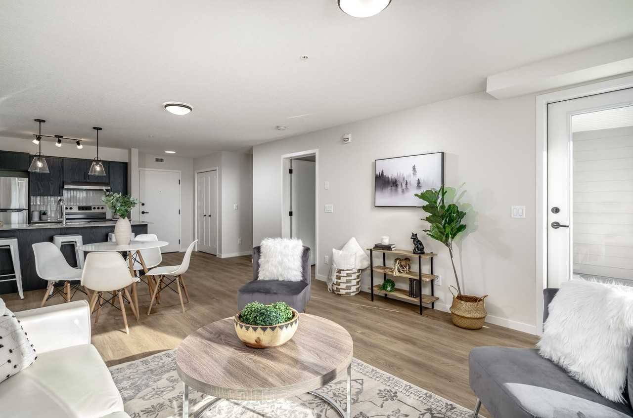 Courtyard 3000 - Photo 2 of 46