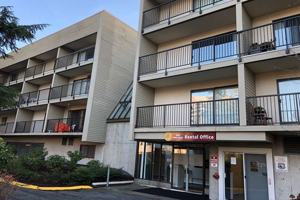 featured image of 8200 Park Rd