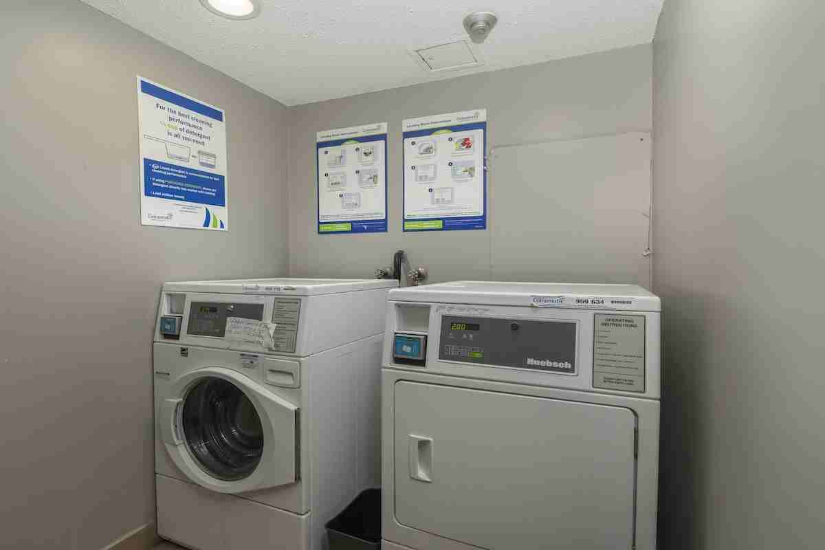 366-368 Oxford Street W Apartments - Photo 6 of 13