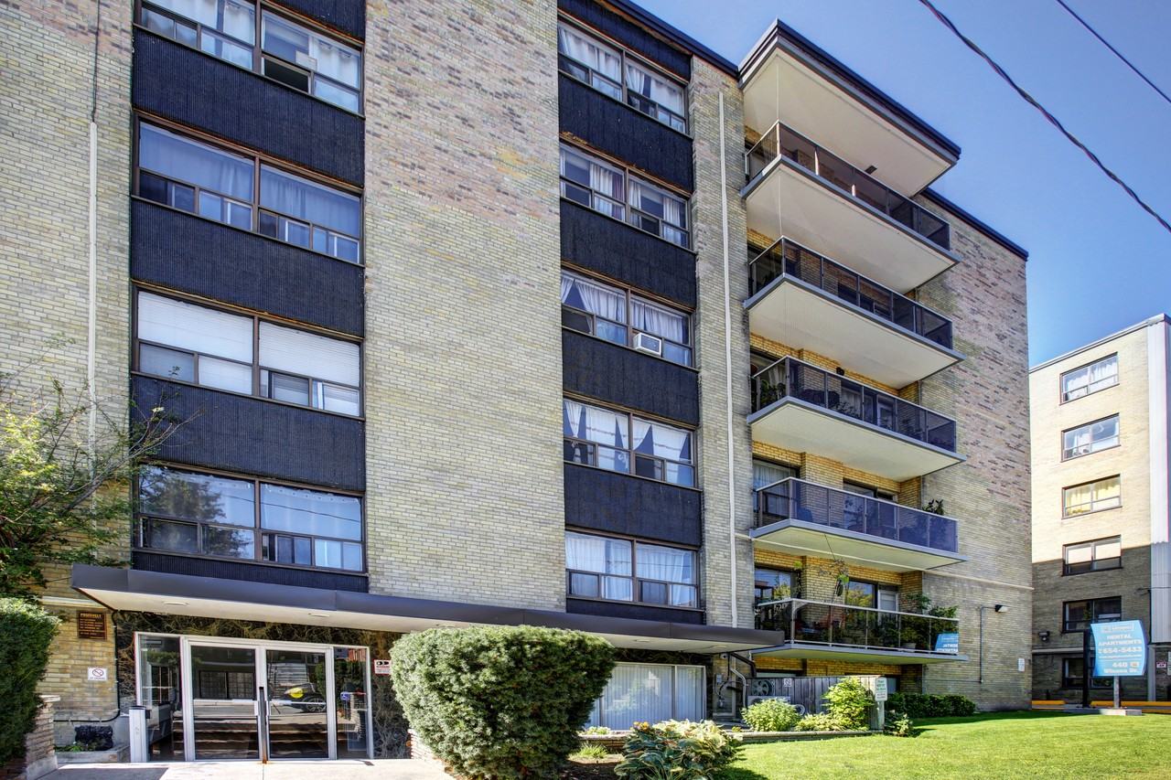 440 Winona Drive - Photo 4 of 10