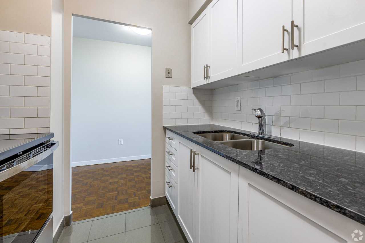 Sunrise Tower Apartments - Photo 7 of 28