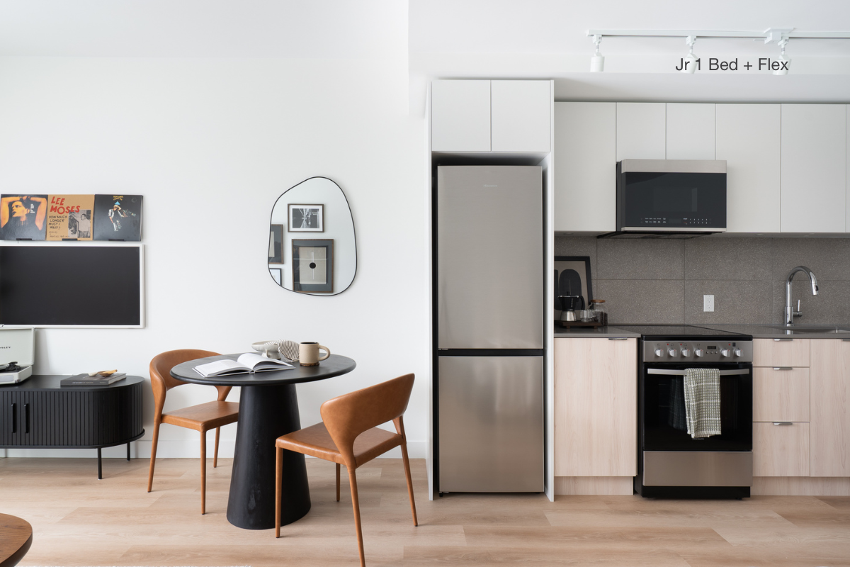 Eastward - Photo 5 of 50