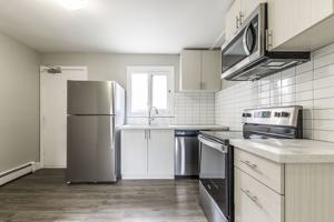 featured image of 428 Lancaster St W