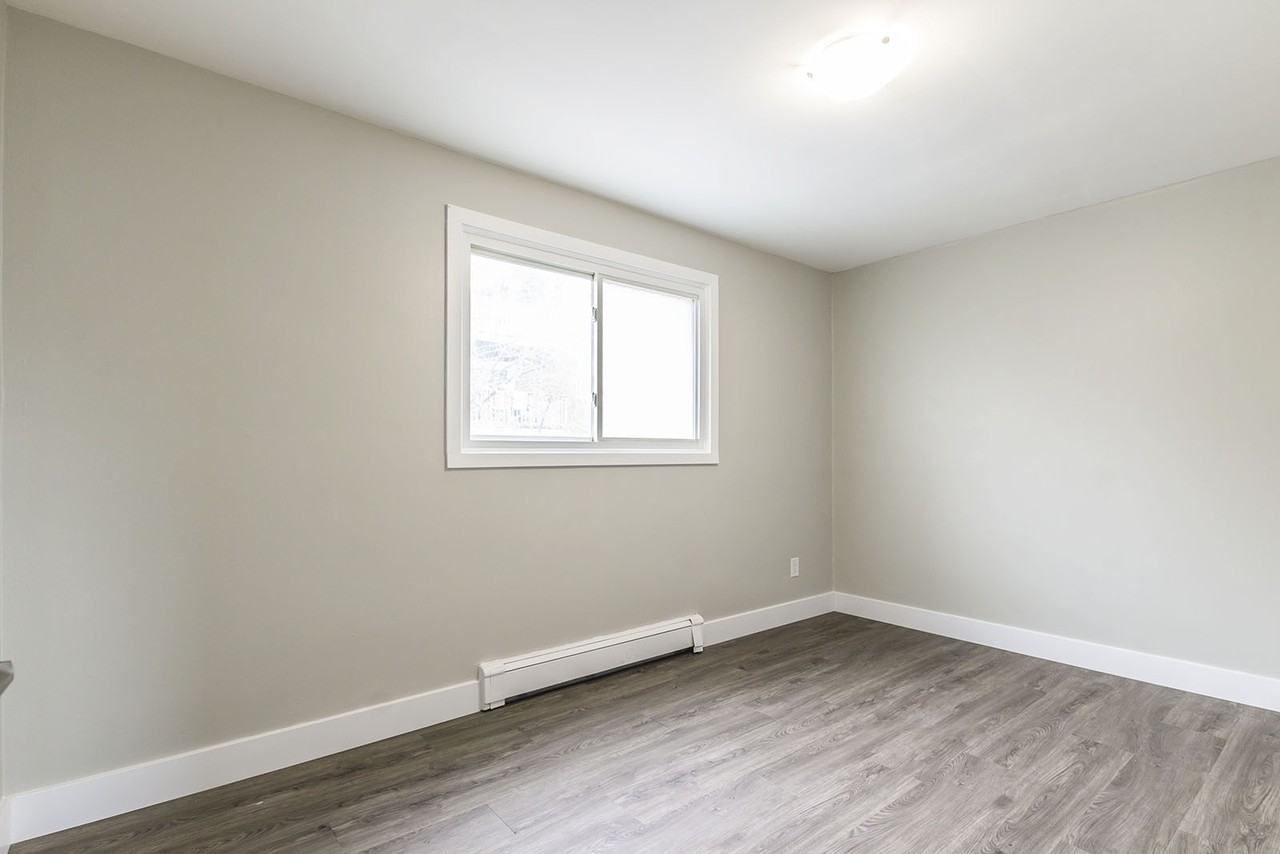 LANCASTER - Photo 6 of 13