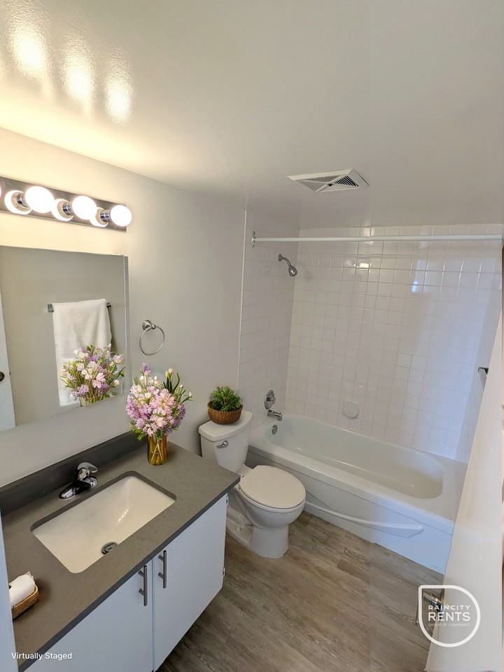 Columbia Place Apartments - Photo 3 of 8