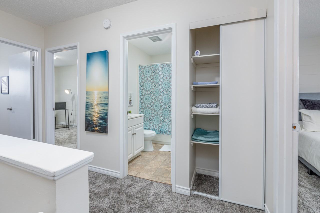 Pleasantview Townhomes - Photo 7 of 36