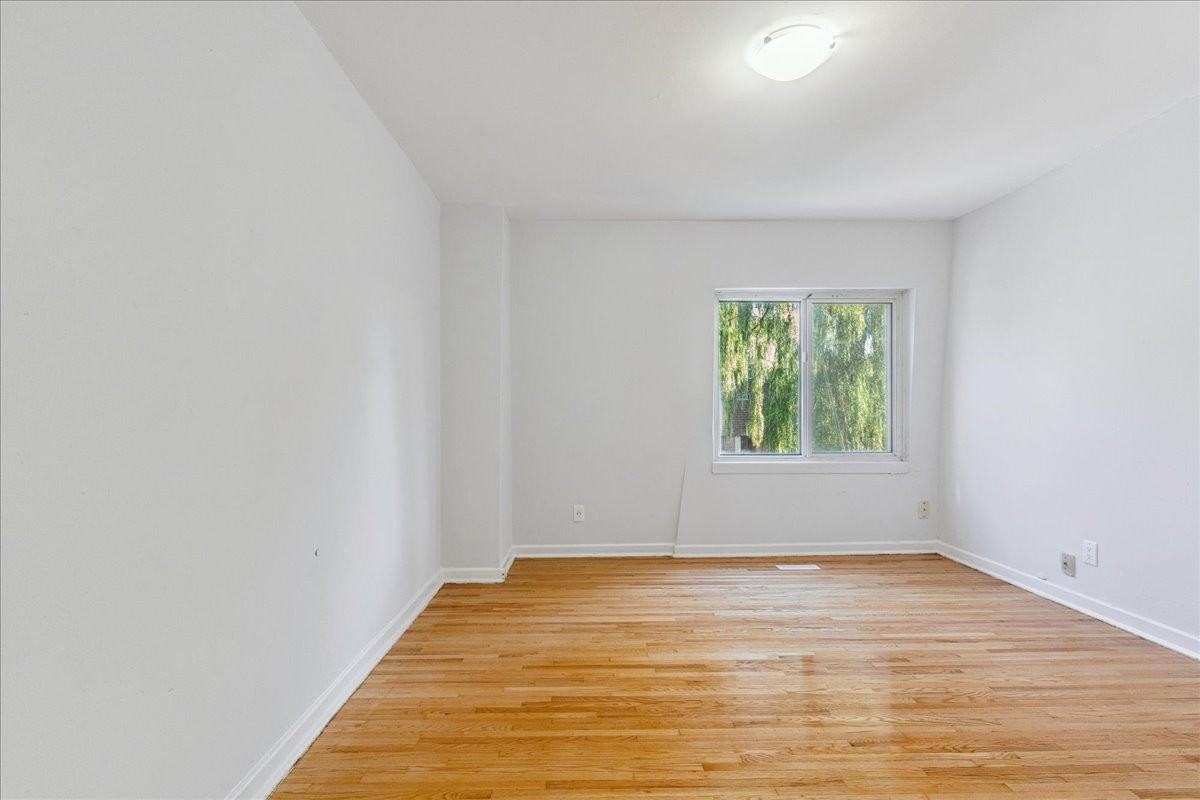 1560 Bloor Street East Townhomes - Photo 7 of 10