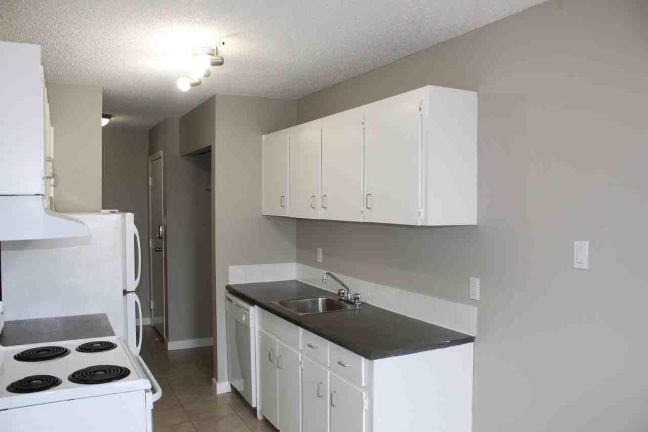 Deluca Manor - Photo 7 of 11