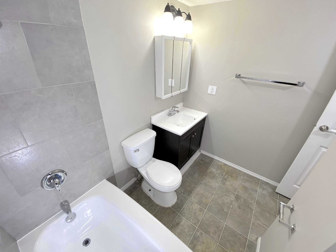 Lynden Court - Photo 4 of 10