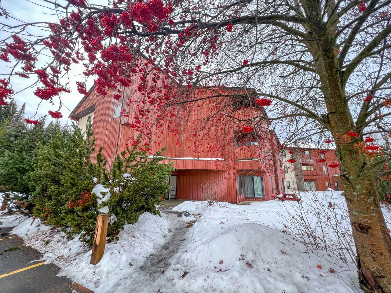 Mainstreet Hart Apartments - Photo 5 of 22