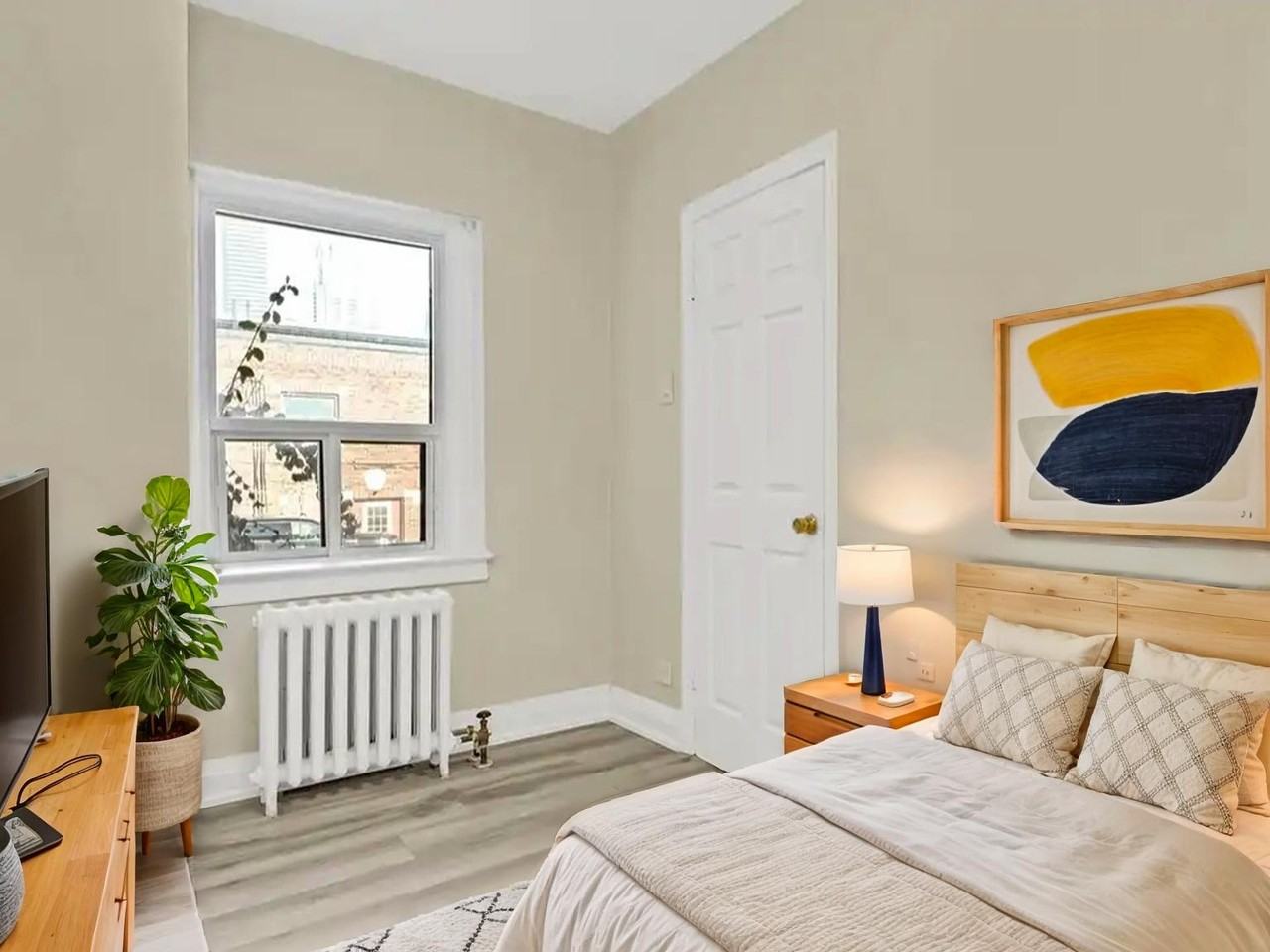 166 Eastbourne Avenue - Photo 4 of 10