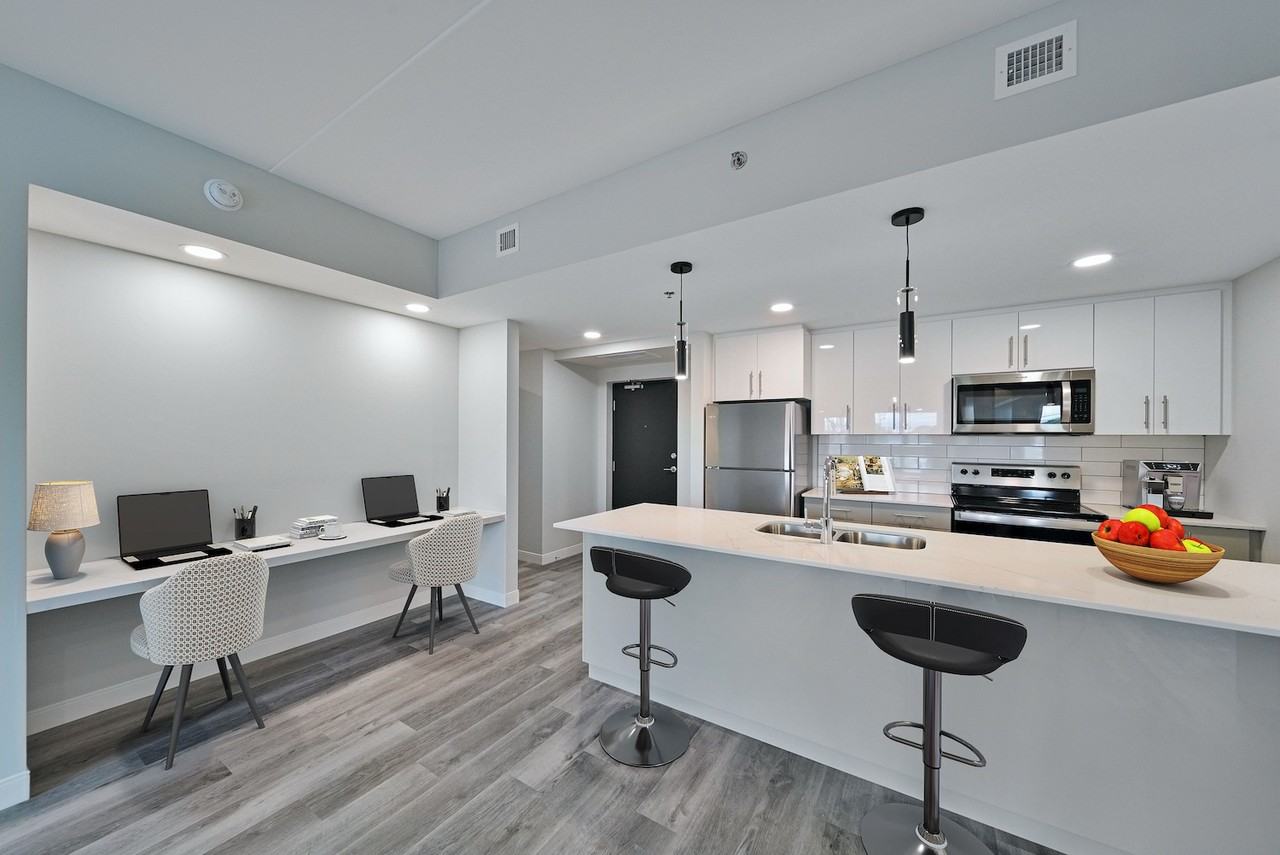 The Bolt - Photo 7 of 10