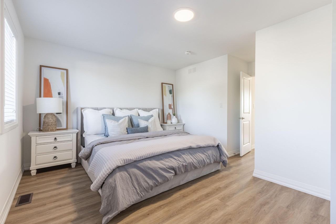 35 Southworth St - Photo 5 of 32