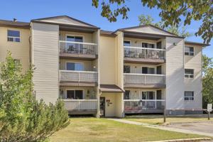 featured image of 4902 Queen St