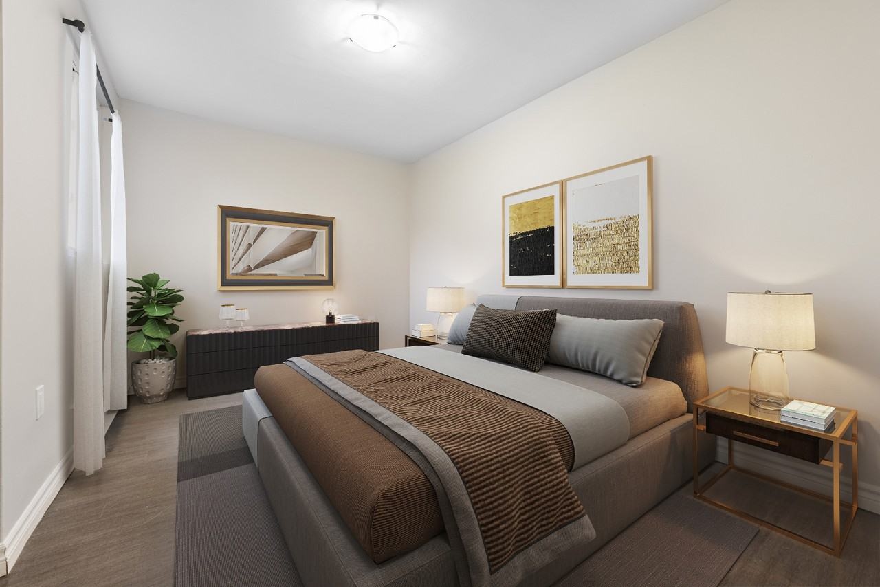 910-912 & 918-922 Wonderland Road South - Photo 7 of 15