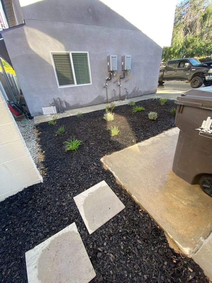 748 Newport Avenue - Photo 5 of 40