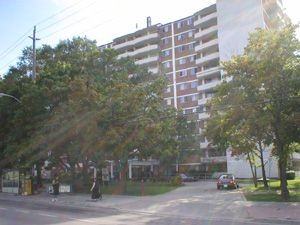 Rosslyn Residences - Photo 4 of 9