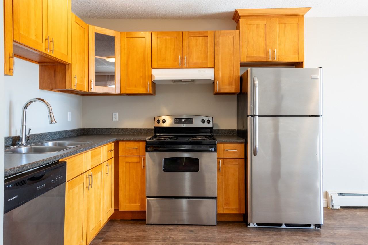 Maple Leaf Court - Photo 4 of 21