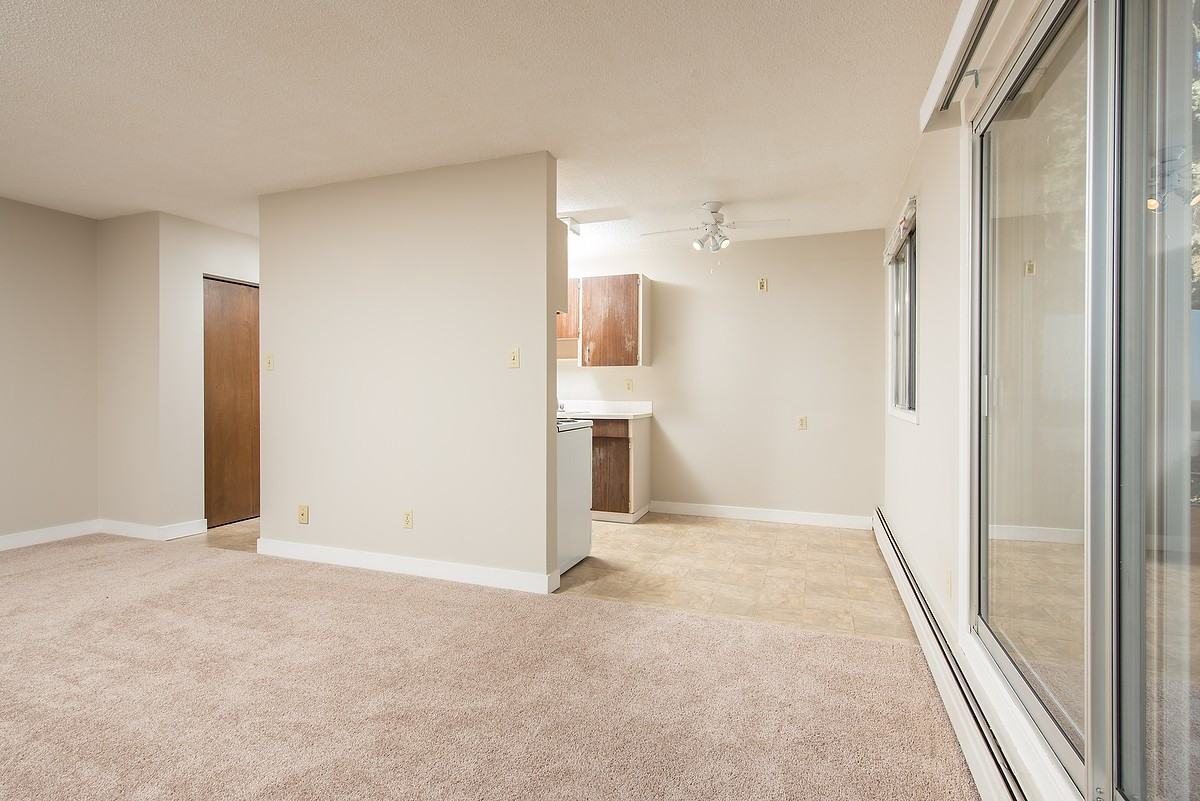 Richard House & Kerry Manor - Photo 5 of 21