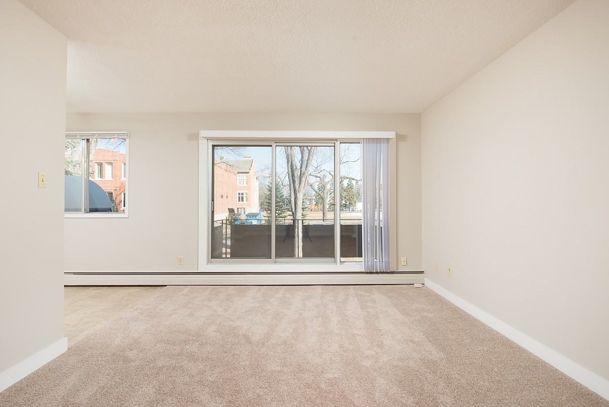 Richard House & Kerry Manor - Photo 6 of 21