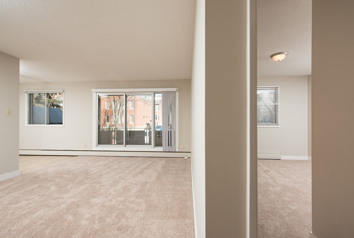 Richard House & Kerry Manor - Photo 7 of 21