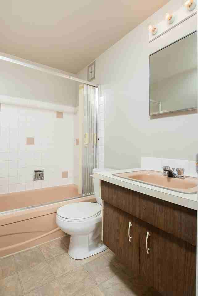 Richard House & Kerry Manor - Photo 4 of 22