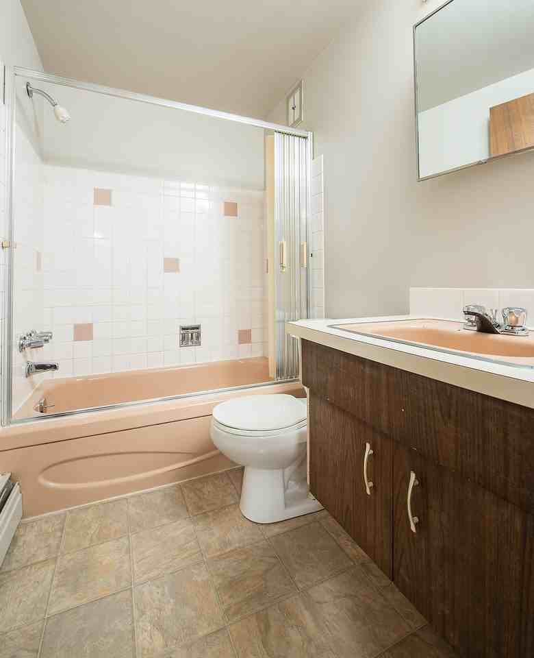Richard House & Kerry Manor - Photo 5 of 22