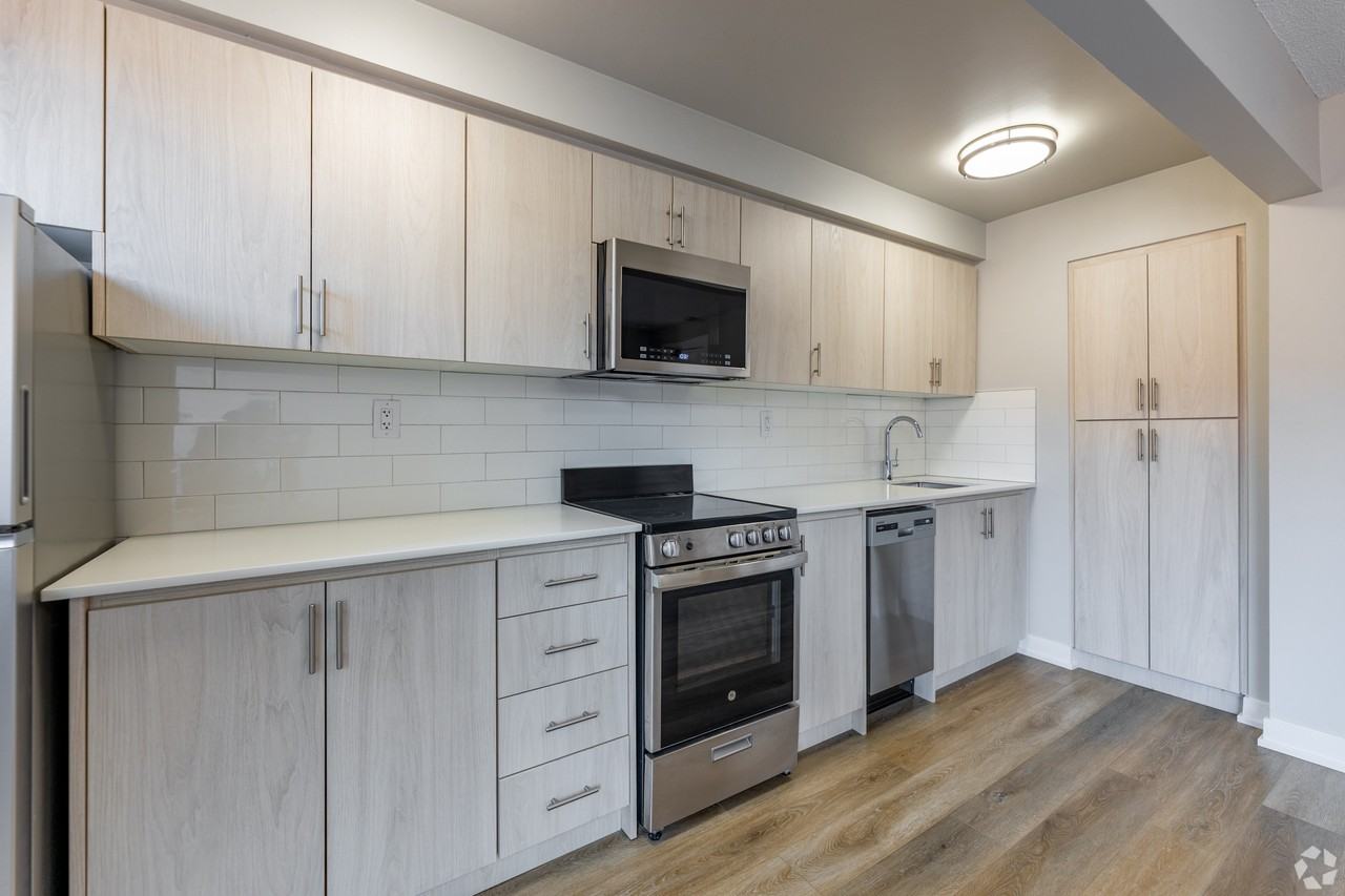 Sherwood Court Apartments - Photo 3 of 12