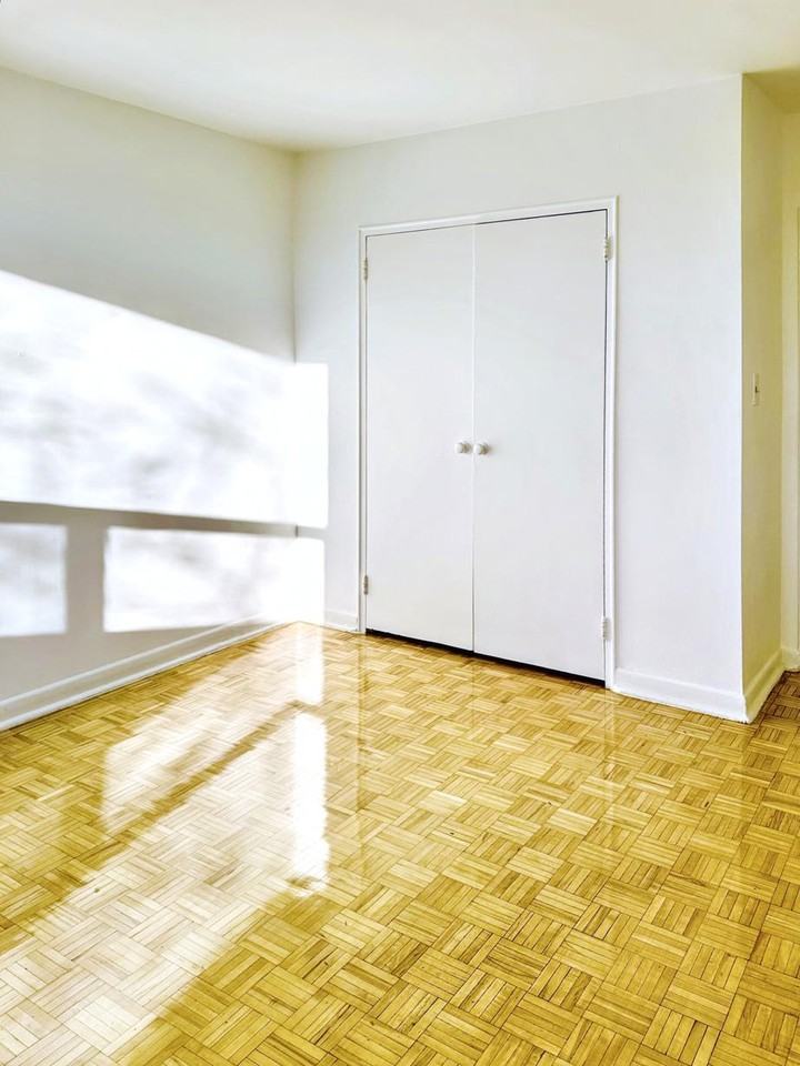 709 Kennedy Apartments - Photo 3 of 5