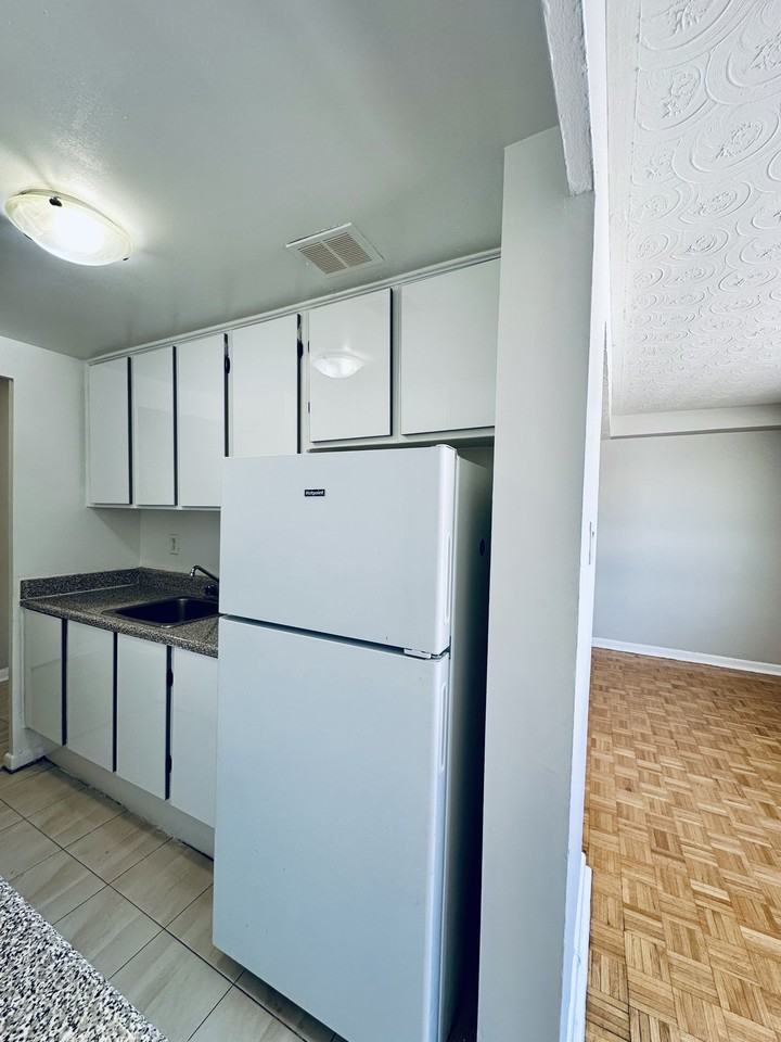 1533-1537 Wilson Avenue - Photo 3 of 14