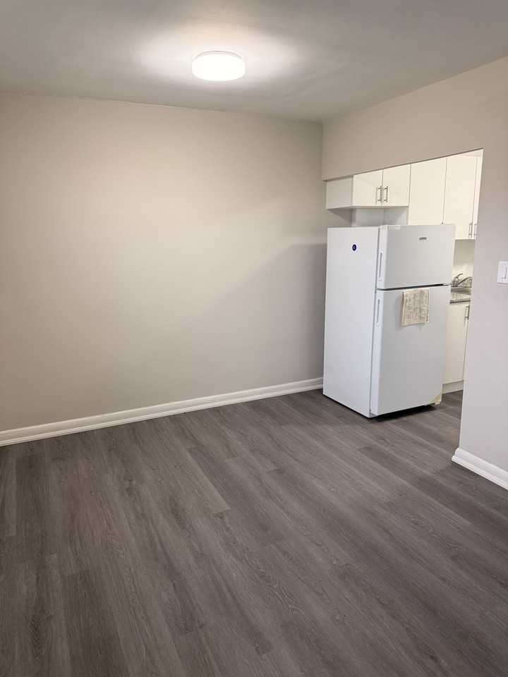 Wilson Apartments 921 - Photo 4 of 23