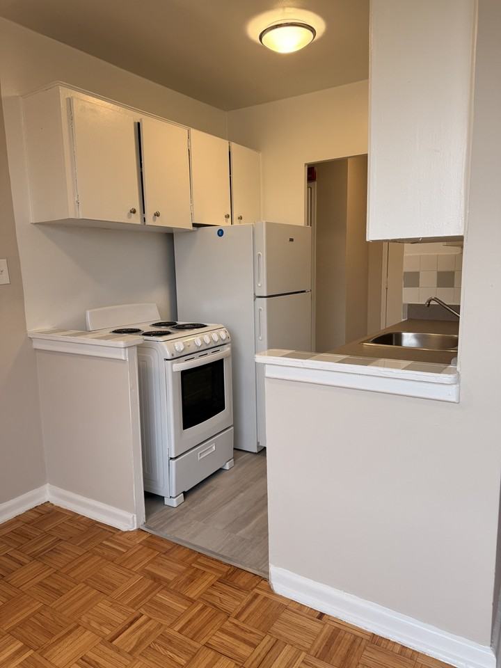 2333-2340 Park Towers Avenue - Photo 2 of 23