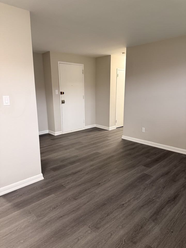 120 Maitland Street - Photo 5 of 10