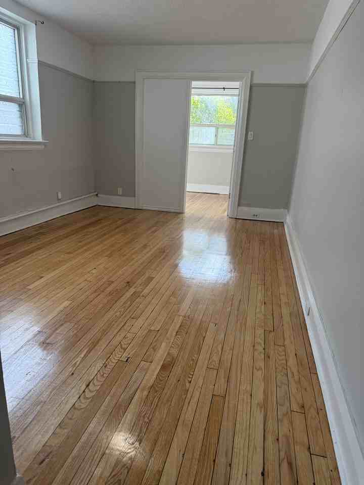 140 Wellesley Street East - Photo 4 of 14